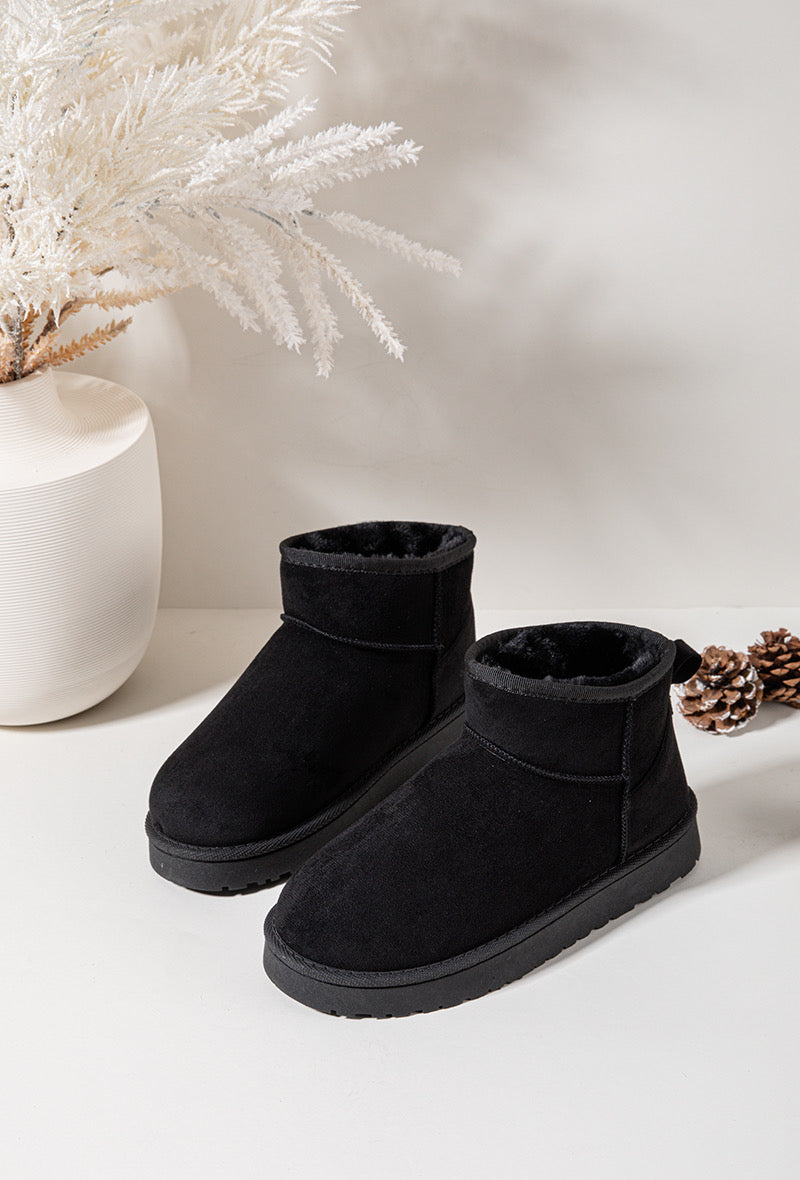 Kids Uggy Black Boots